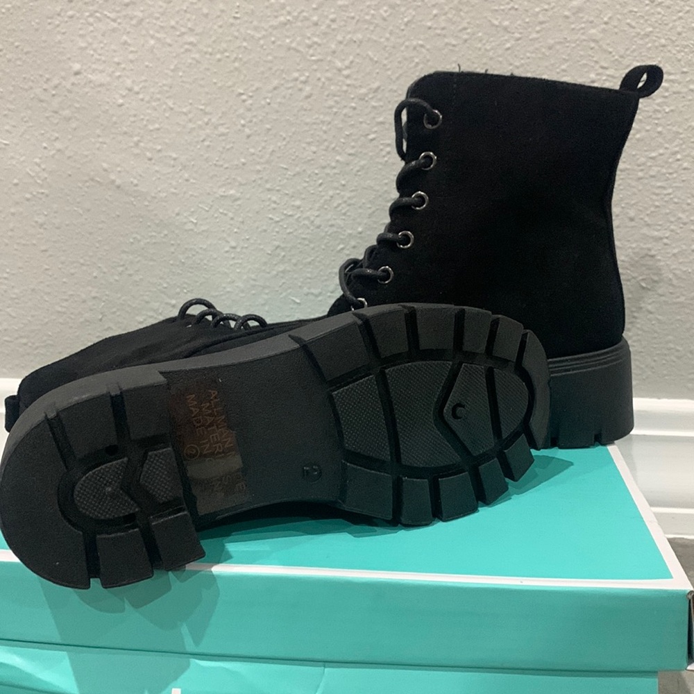 Boots - Picture 2 of 5
